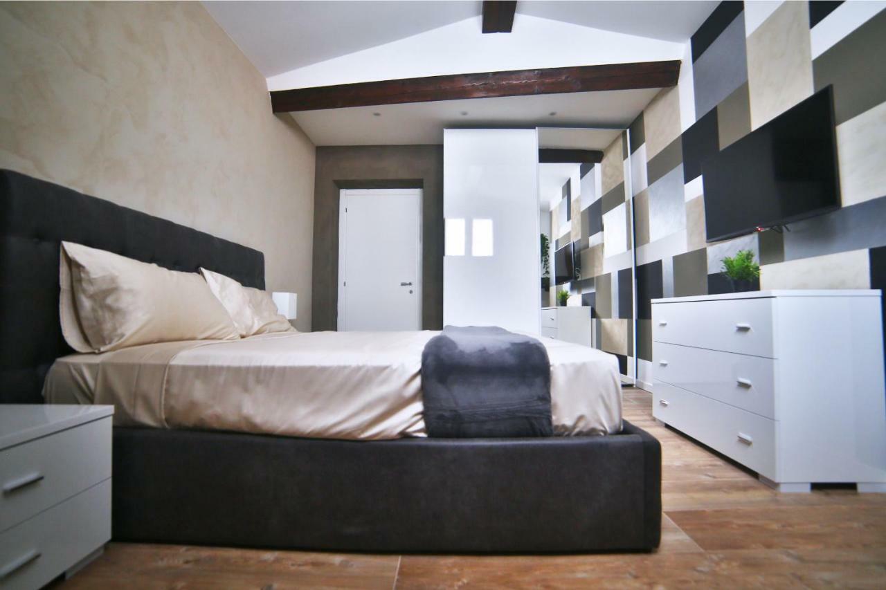 Garibaldi Fifty Attic Near Duomo *