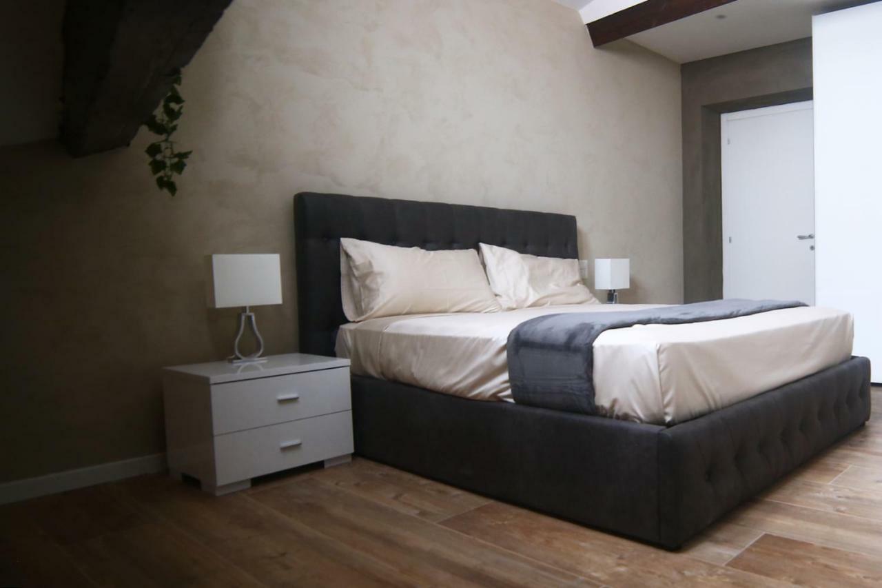 Apartment Garibaldi Fifty Attic Near Duomo