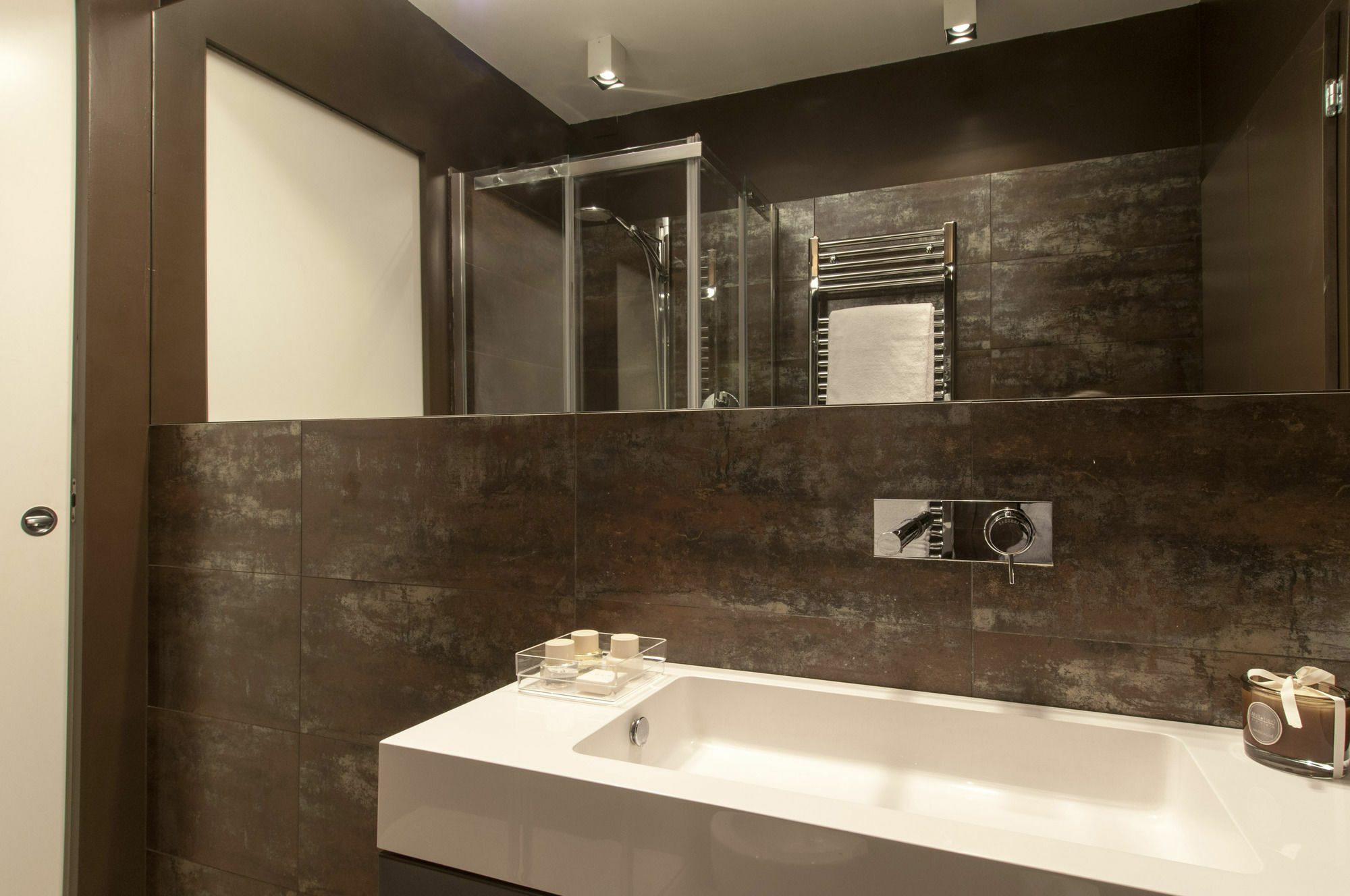 Fifty Eight Apartment