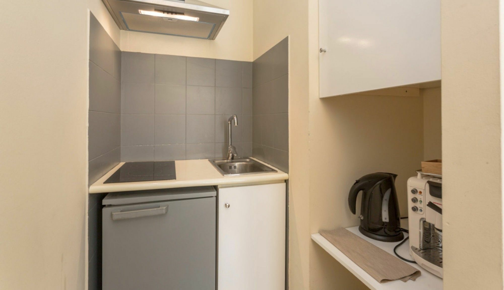 Short Rent Apartment *