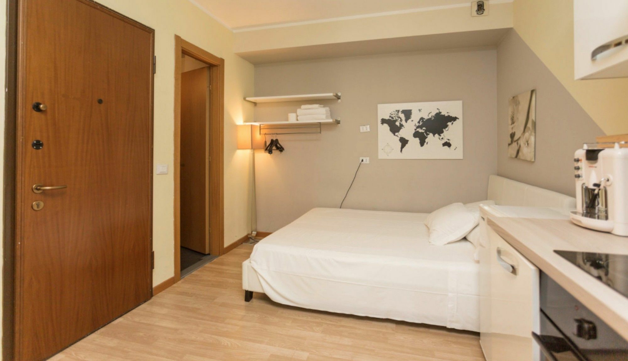 Short Rent *