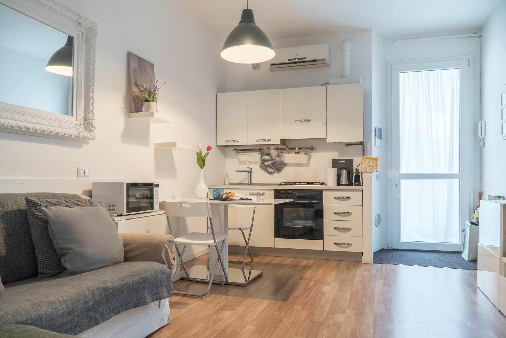 Apartment Charming Milanese Milan