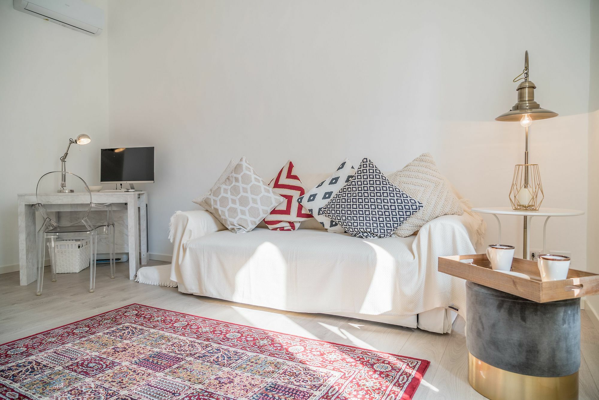 Charming Milanese Apartment *