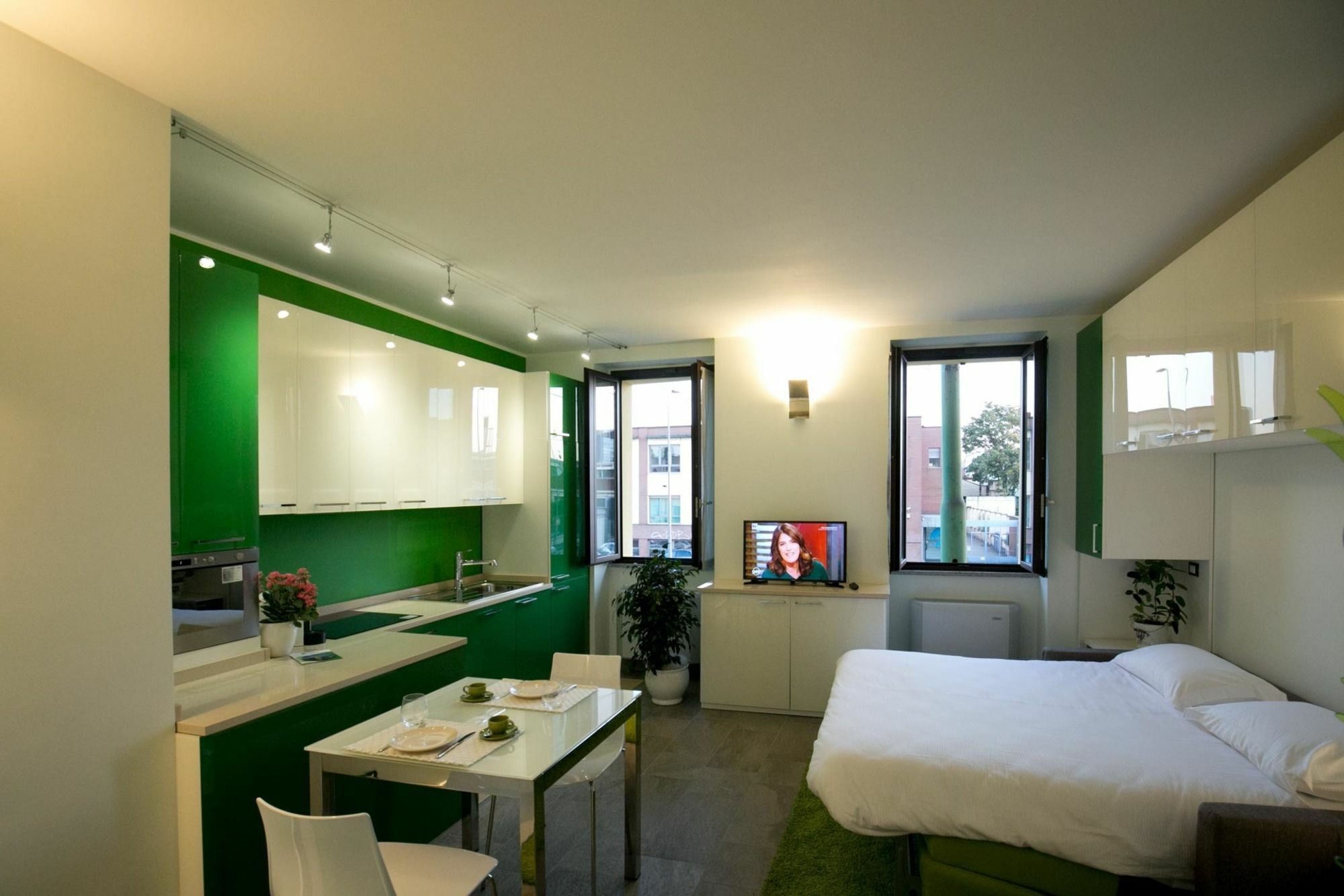 Versoverde Alzaia Naviglio Grande 2* Milan