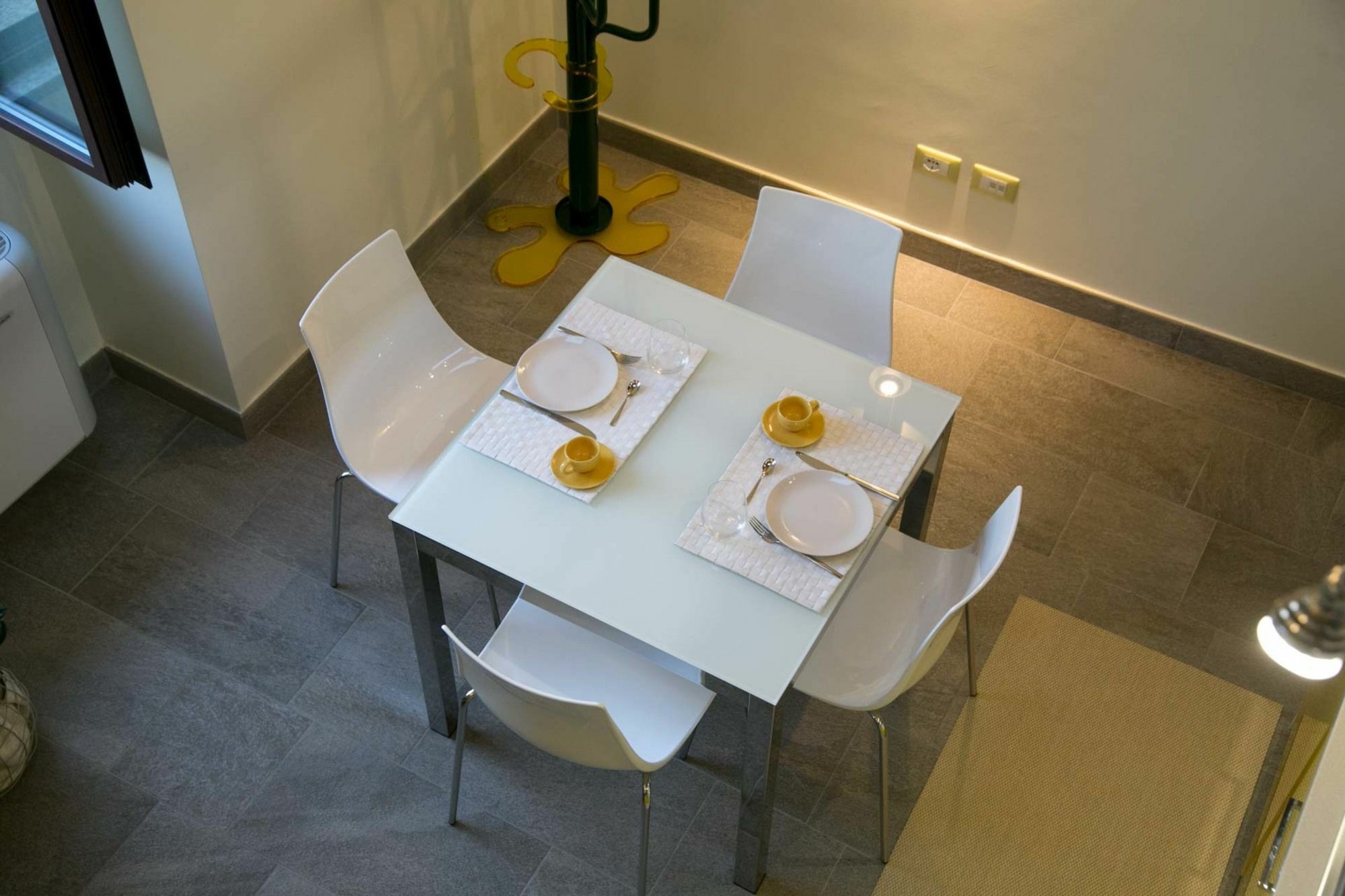 Versoverde Alzaia Naviglio Grande 2* Milan