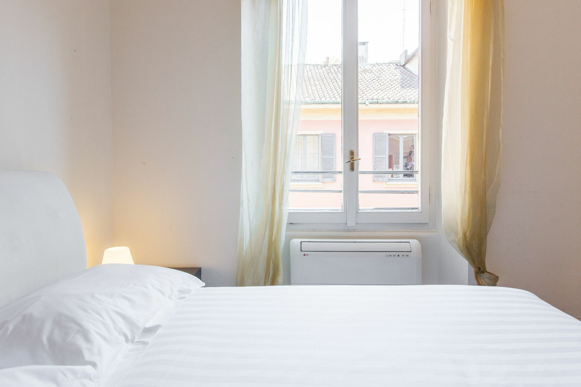 Easyhomes - San Babila Monforte Apartment *