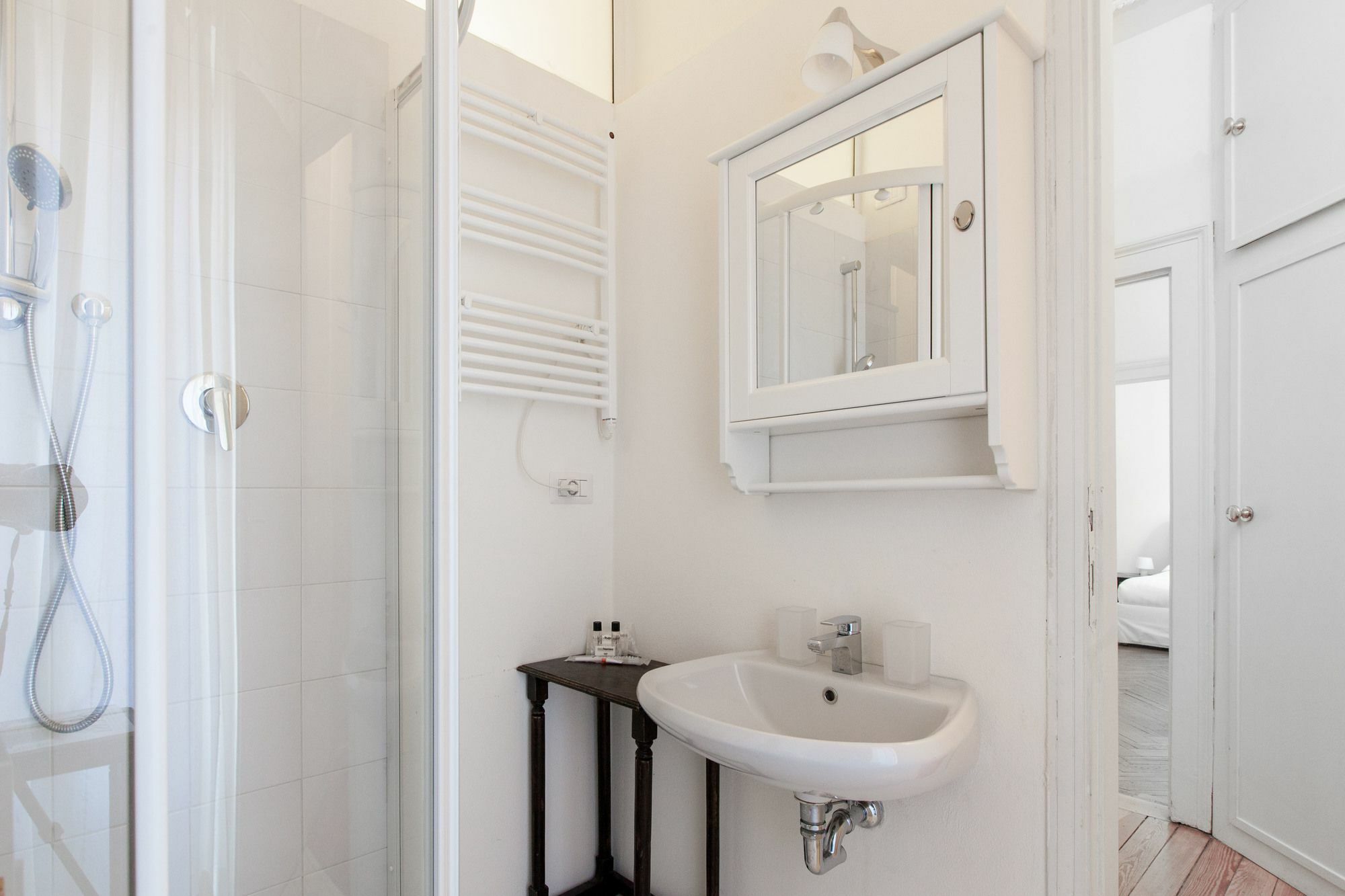 Easyhomes - San Babila Monforte * Milan