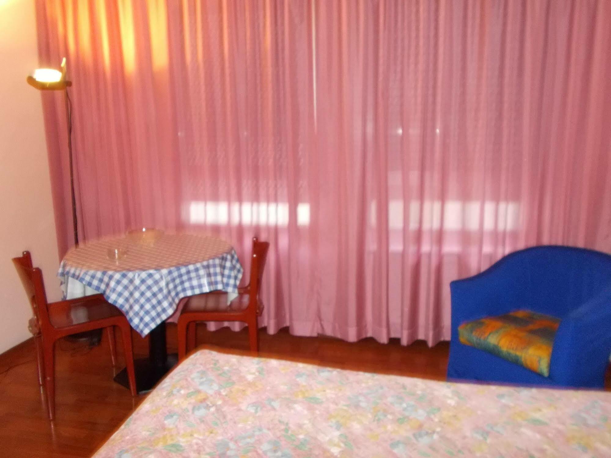 Pola Aparthotel 4*