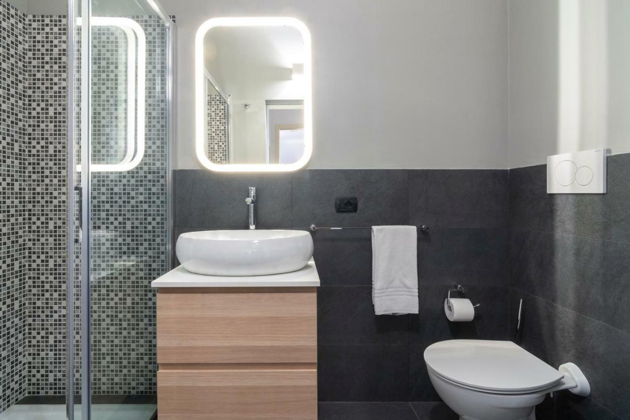 5 Bedrooms In The City Center Apartment Milan