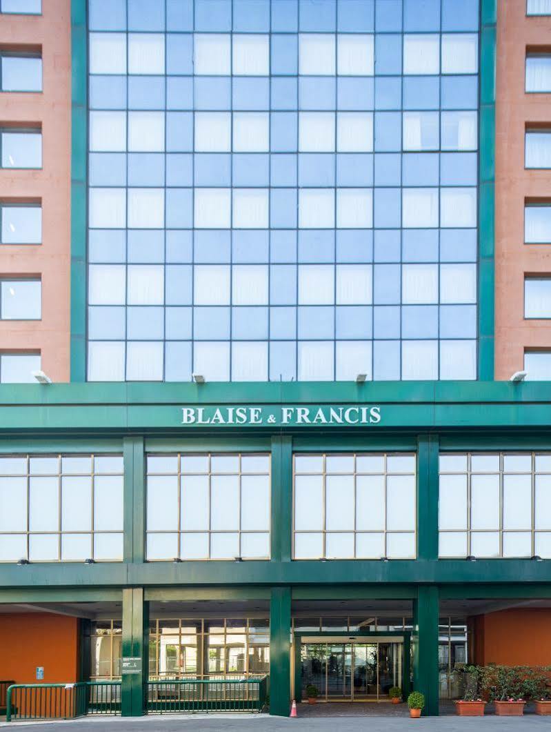 Blaise & Francis 4*
