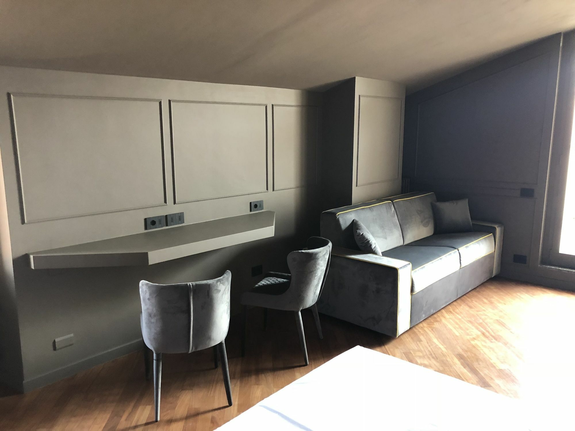 Garibaldi Hotel 2*