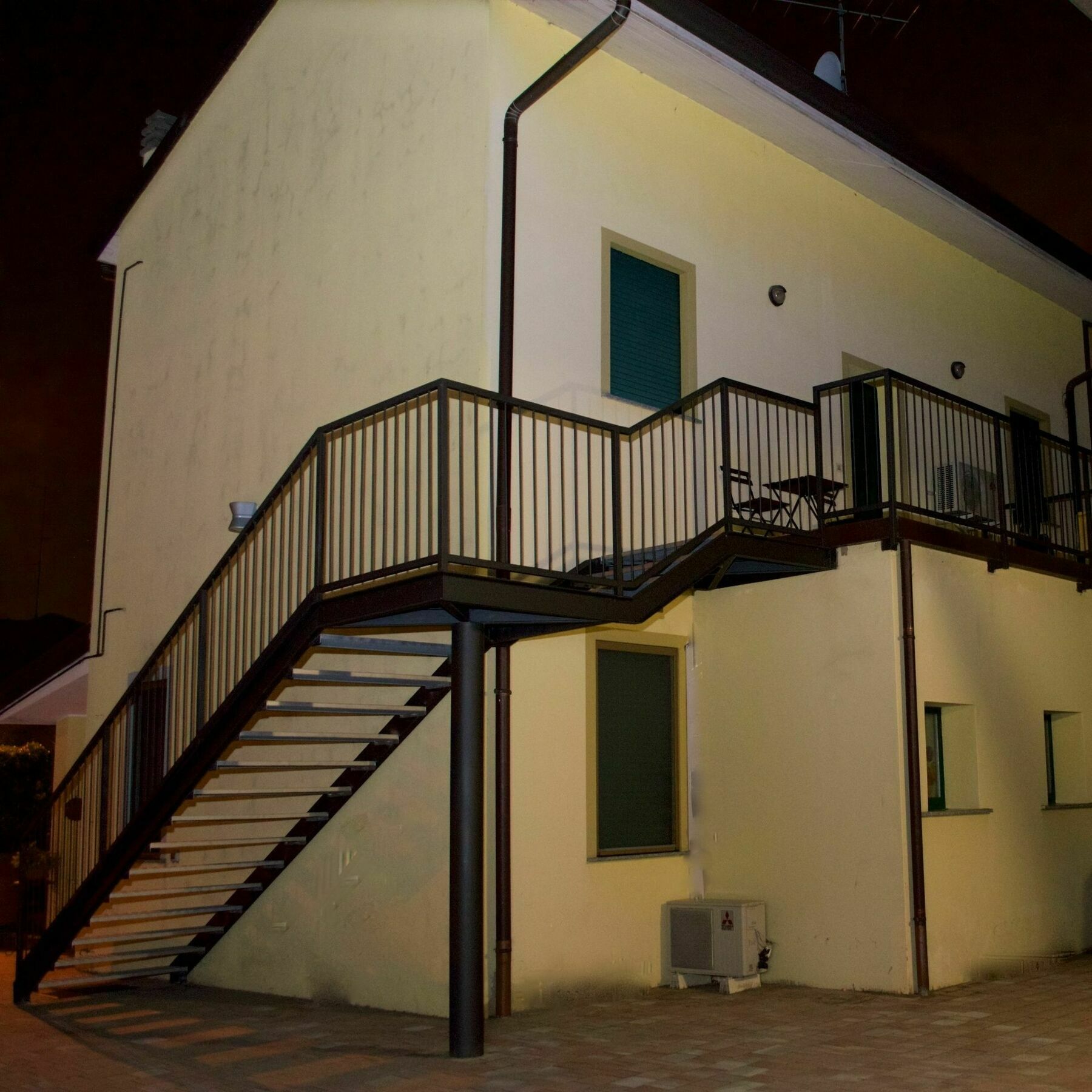 Apartment Rho *