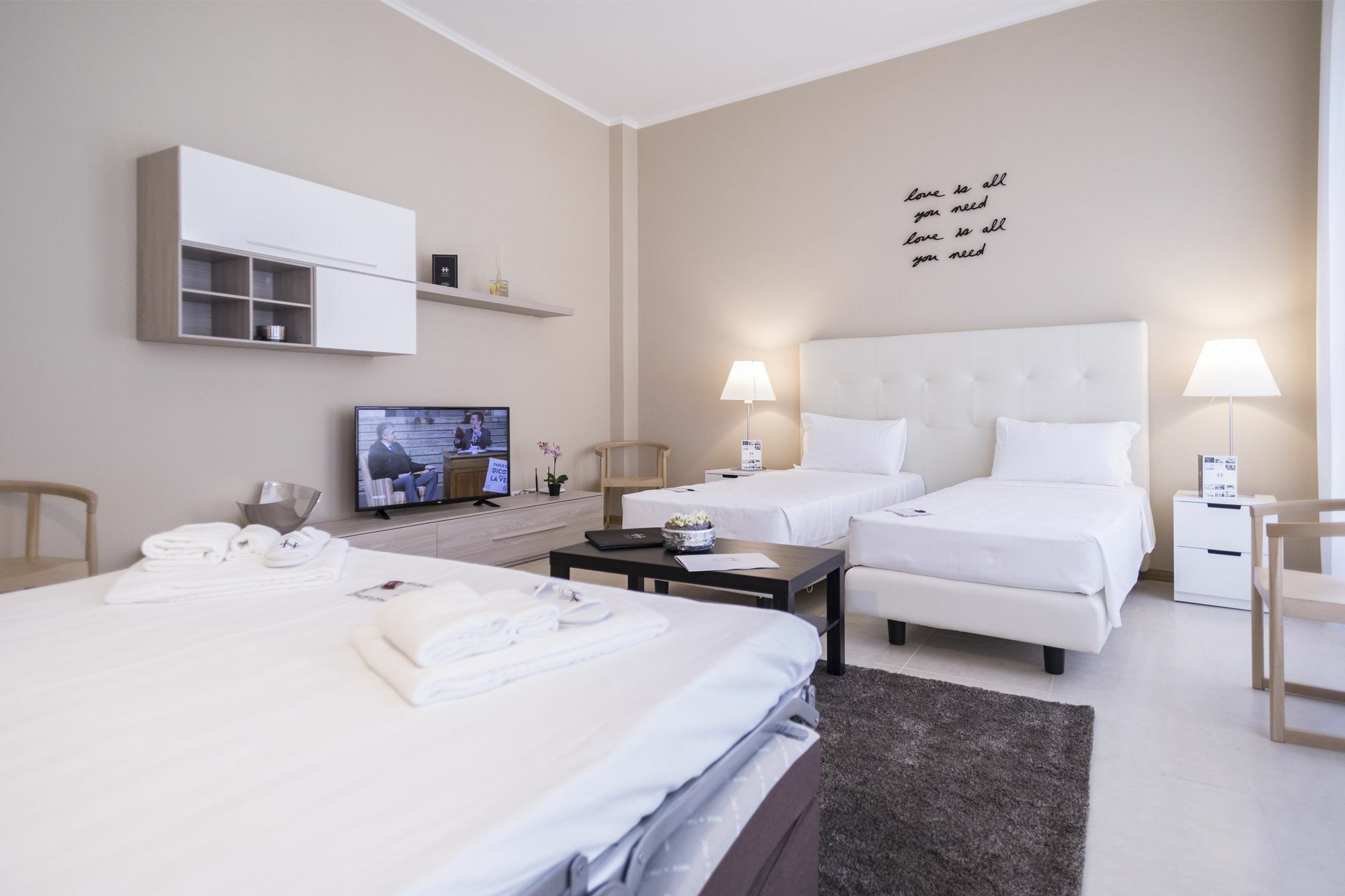 Hemeras Boutique Homes - Design Near Duomo Cathedral Apartment Milan