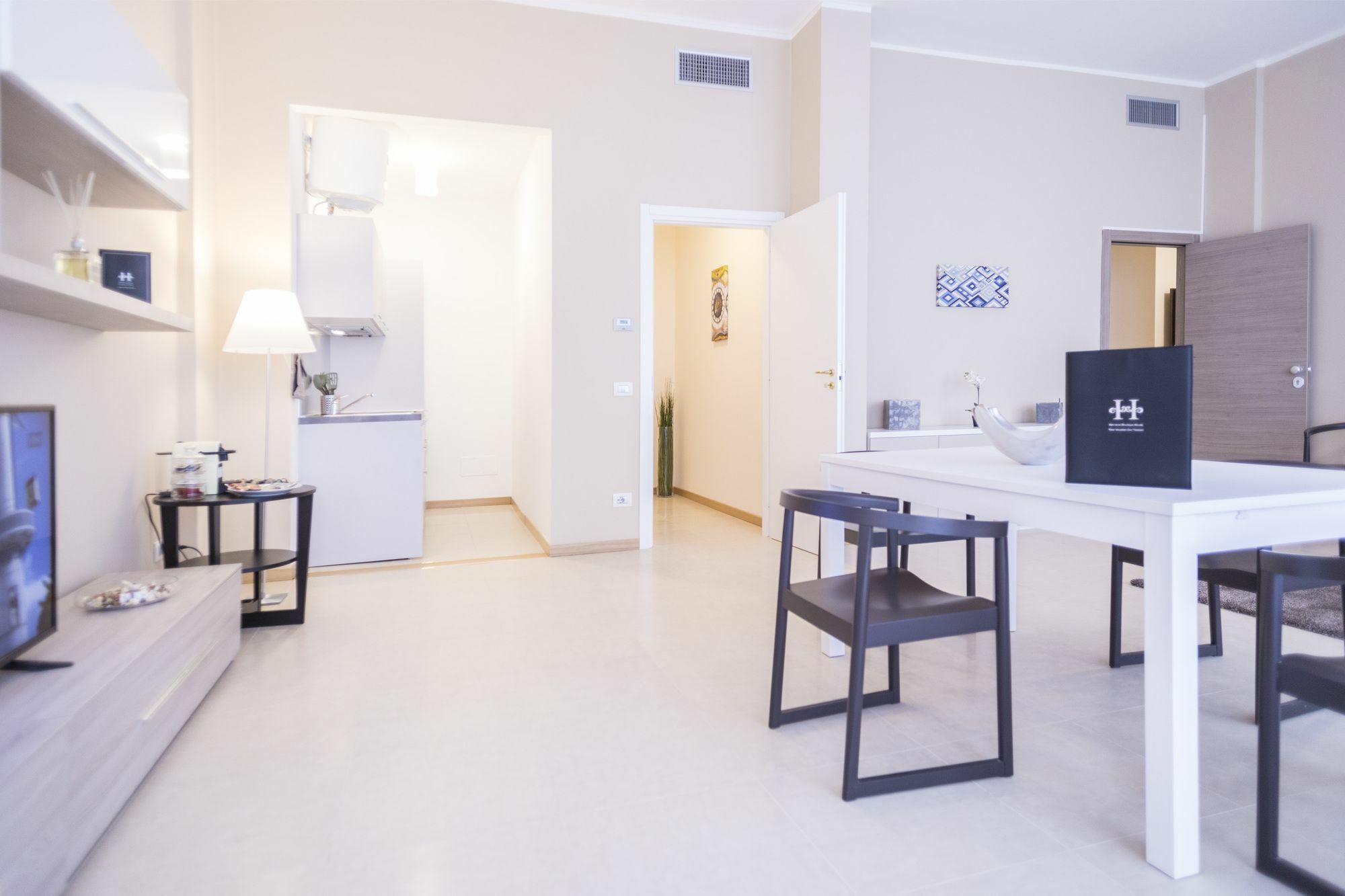 Hemeras Boutique Homes - Design Near Duomo Cathedral * Milan