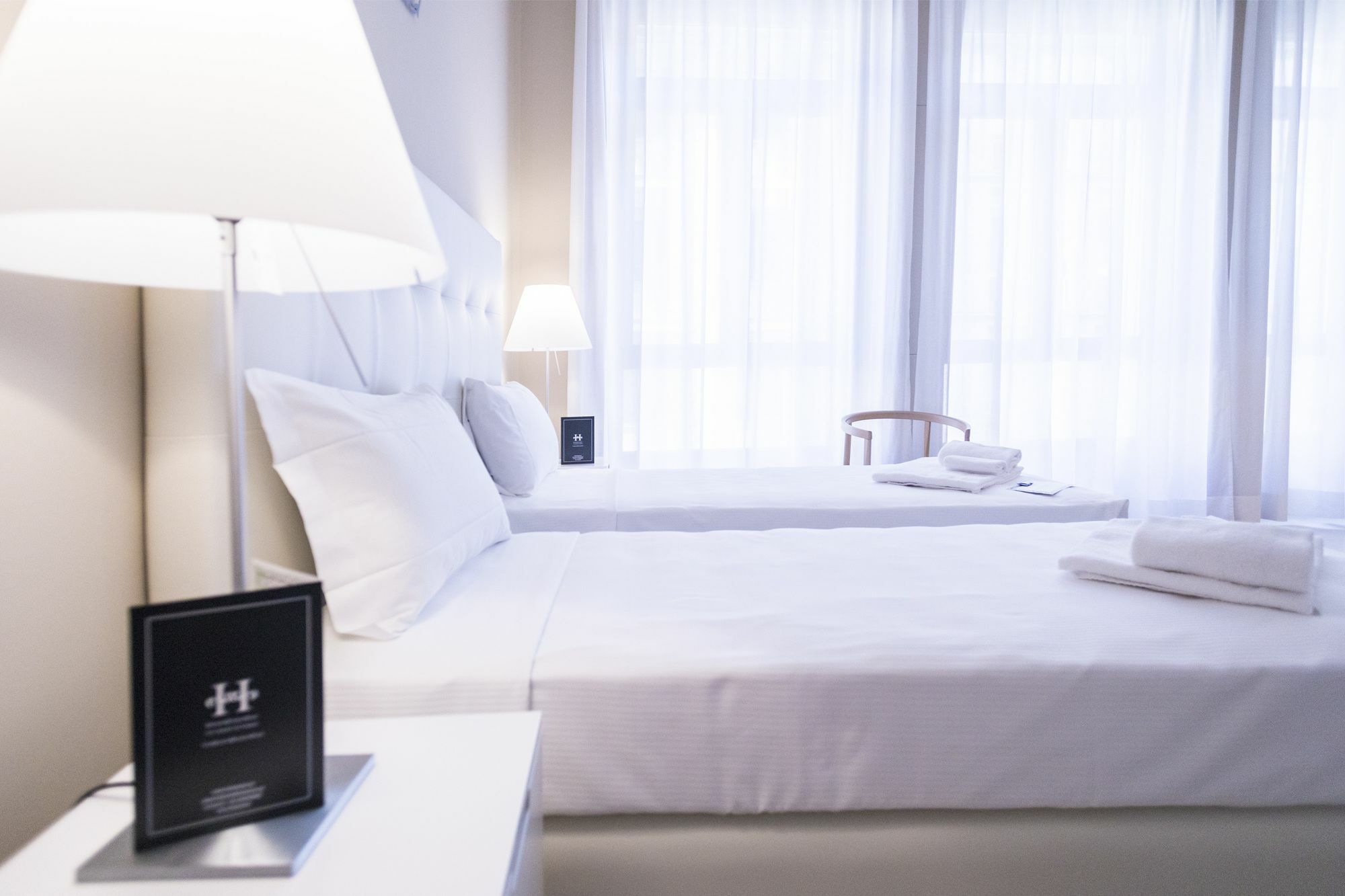 Hemeras Boutique Homes - Design Near Duomo Cathedral * Milan