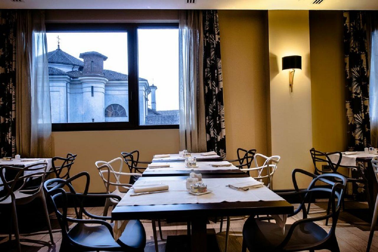 Uptown Palace 4*