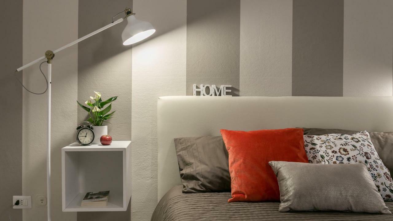 Next Stop - Station Apartment *
