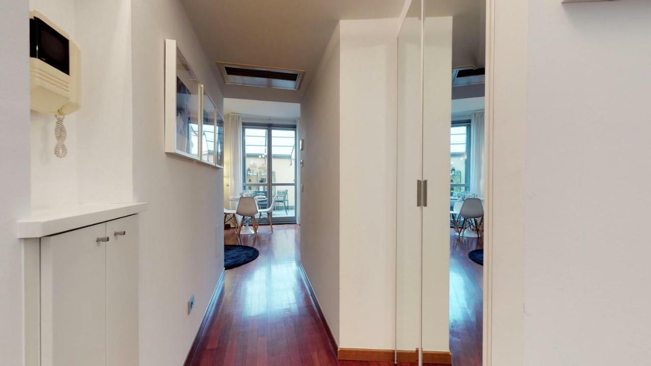 Design Near Duomo Square Apartment