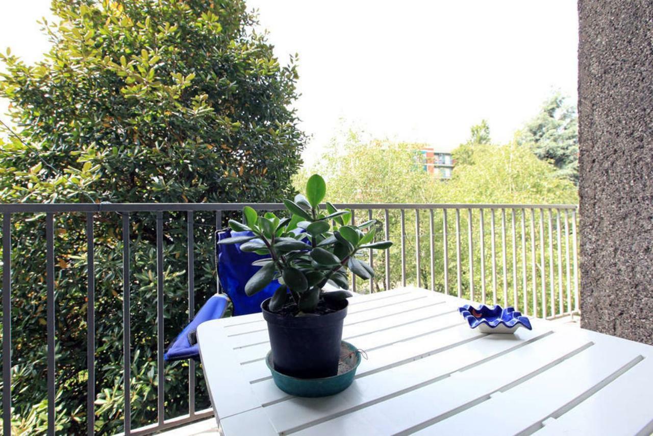 Room, 200m Subway, Navigli Area, Free Park, 10min Center, No Fee, Shared Bath And Kitchen Guest house *