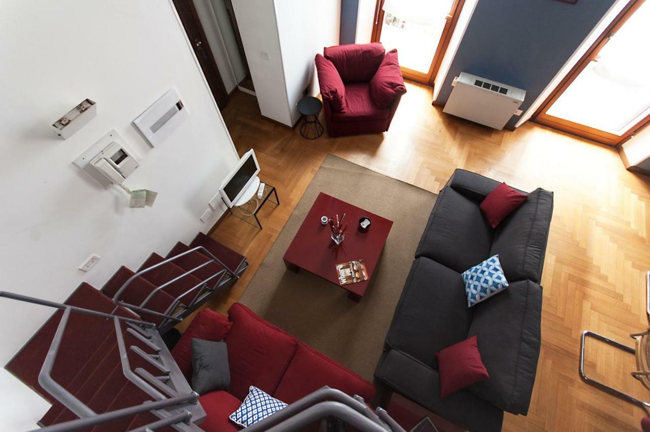 Apartment Fancy Blue Duomo Duplex Milan