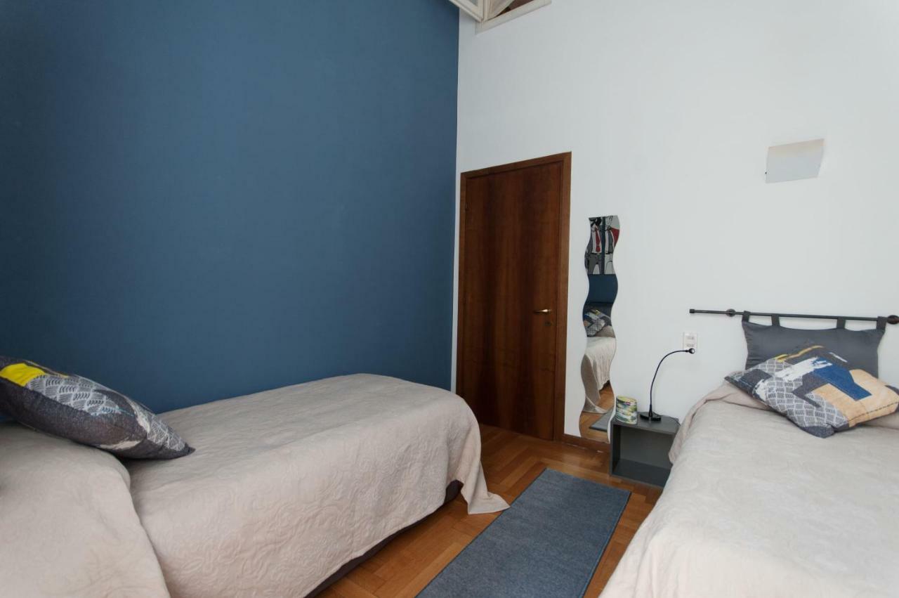 Apartment Fancy Blue Duomo Duplex Milan