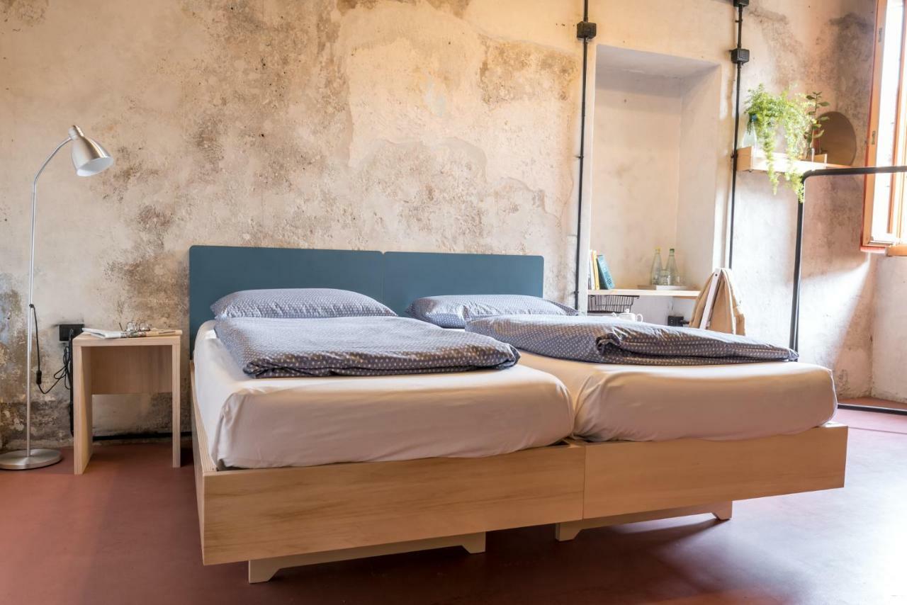 Un Posto A - All'interno Di Cascina Del 700 Milan