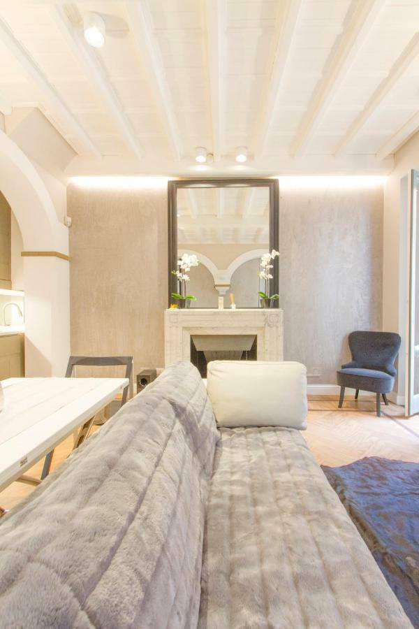 Apartment Elegante E Completamente Arredato In Duomo *