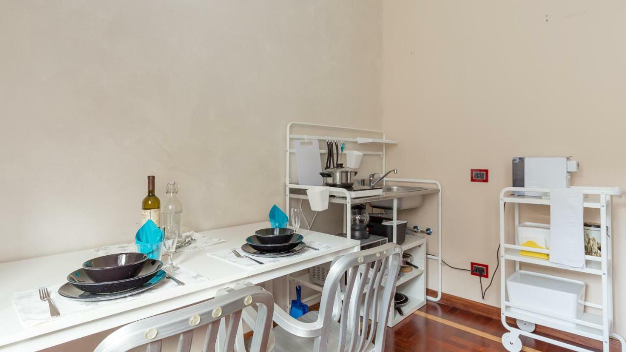 Apartment Pied A Terre Sant'agostino Milan