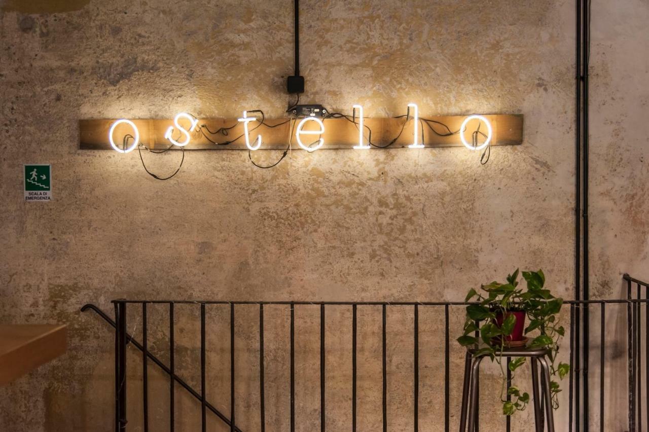 Un Posto A - All'interno Di Cascina Del 700 * Milan