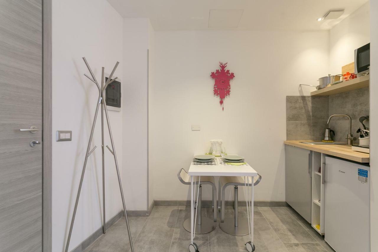 Modern Nest At Central Station Apartment