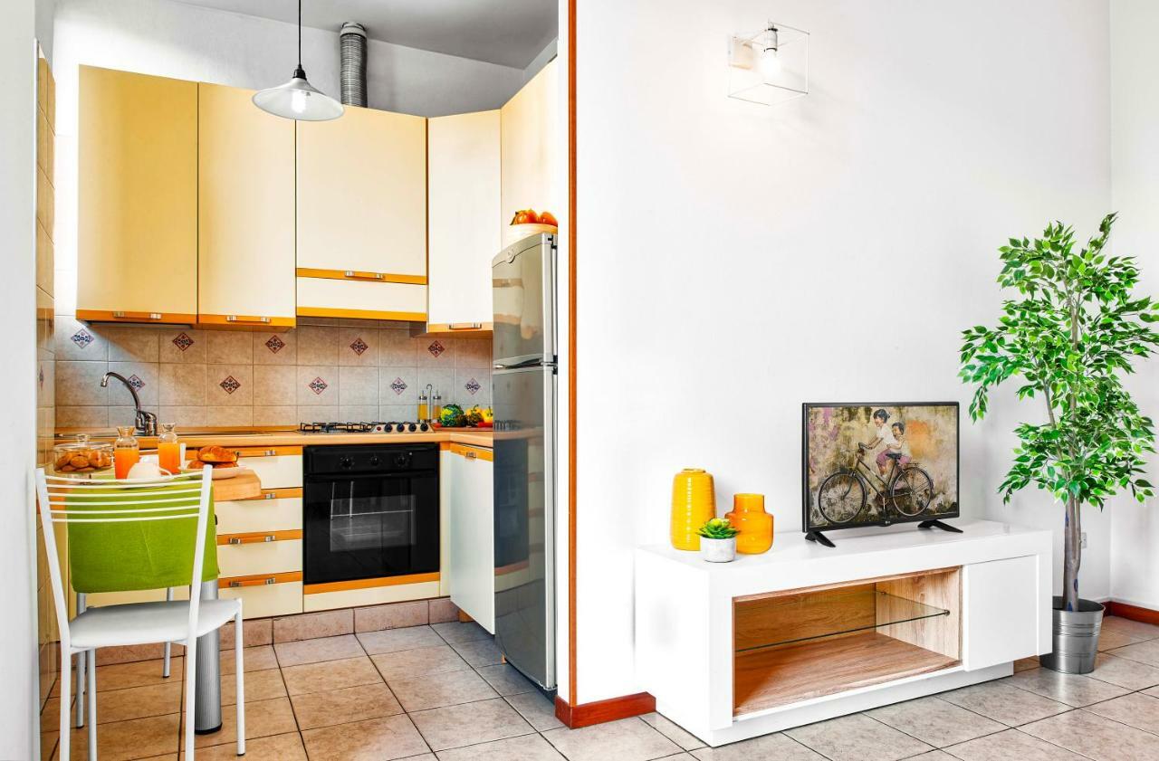 Flat Near Station Apartment *