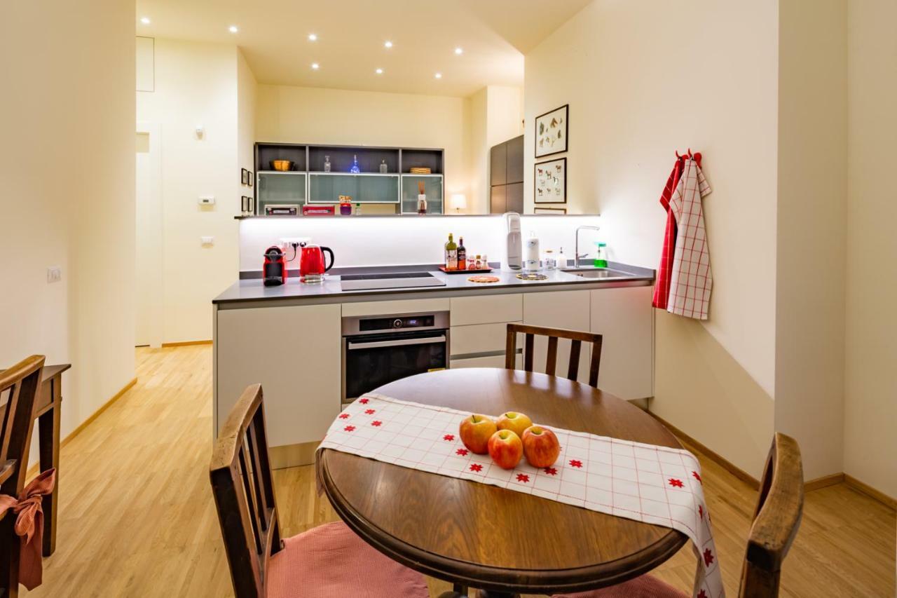 Apartment La Casa Colorata - Flats In - Bocconi Milan