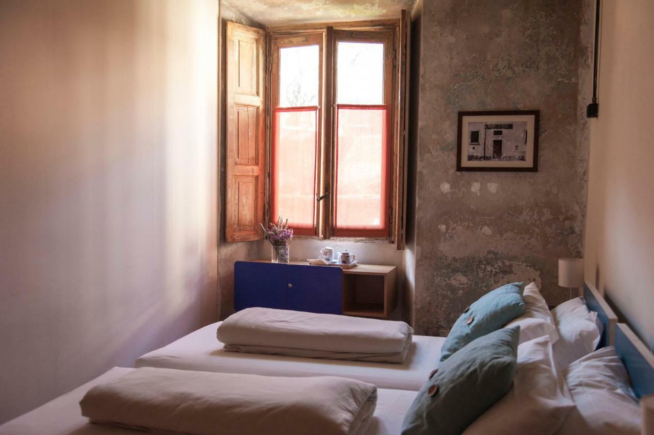 Un Posto A - All'interno Di Cascina Del 700 Albergue *