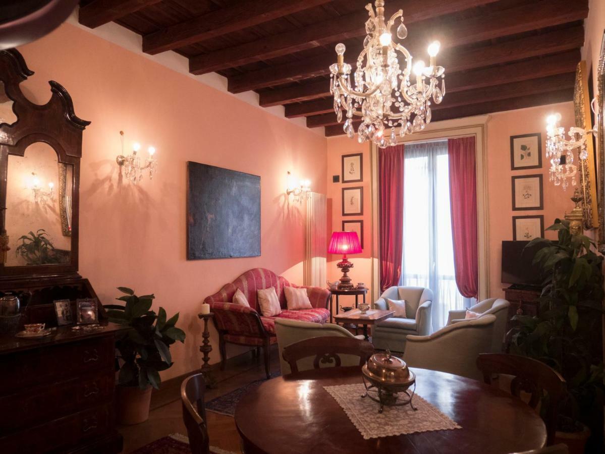 Apartment Broletto 26 Milan