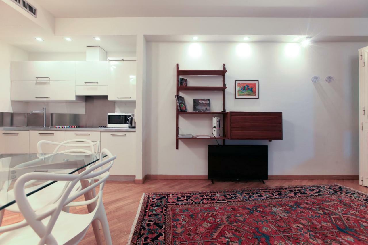 Hozyhome - Lovely Flat In Via Madonnina 23 Apartamento *