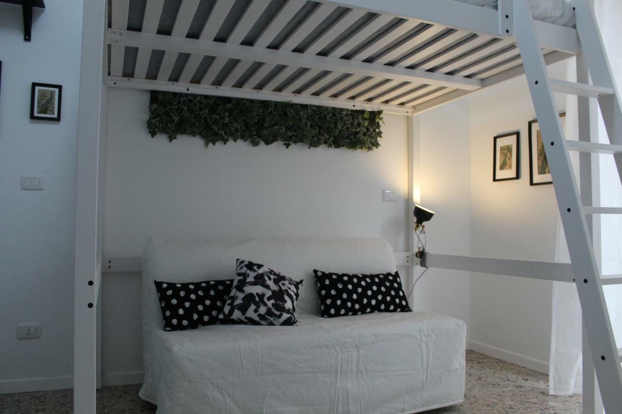 Anacreonte 7 Apartment Milan