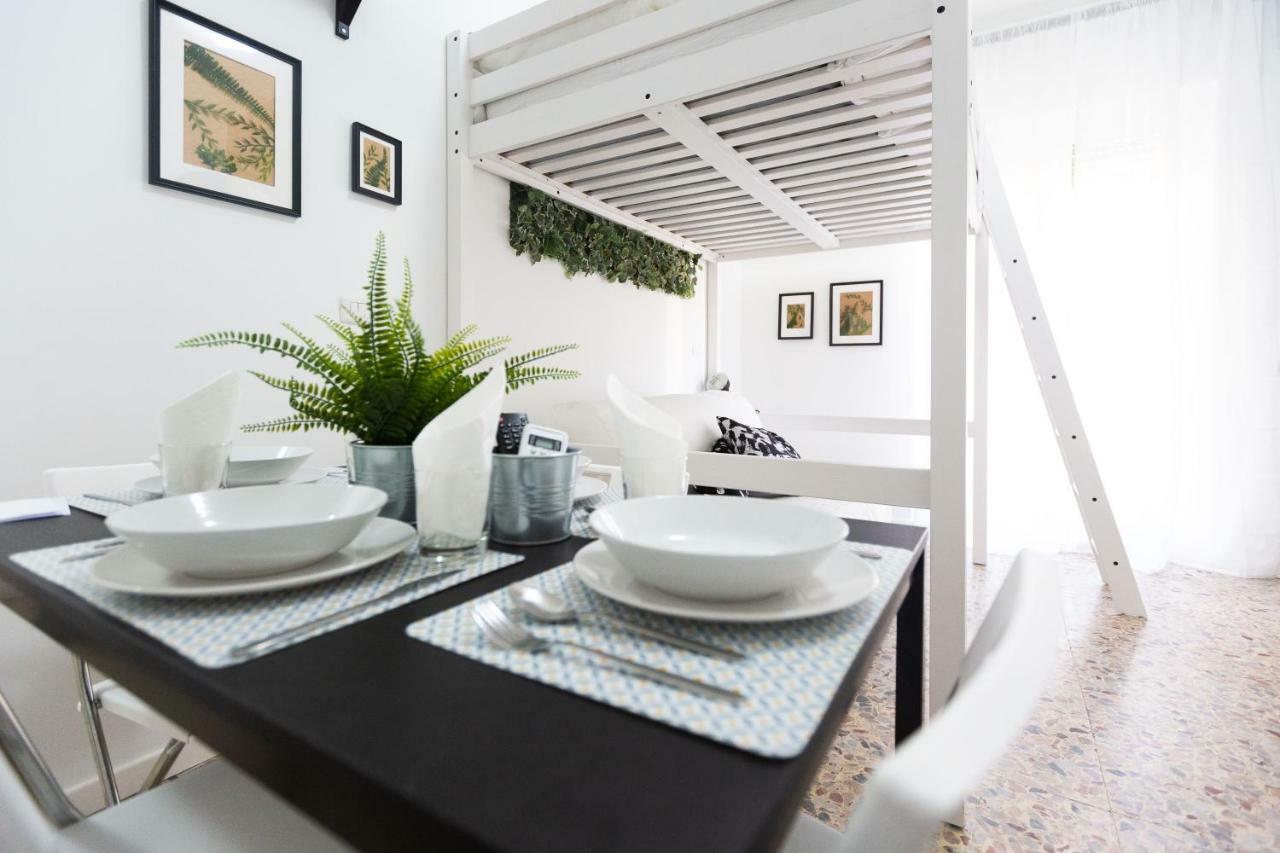 Apartment Anacreonte 7 Milan