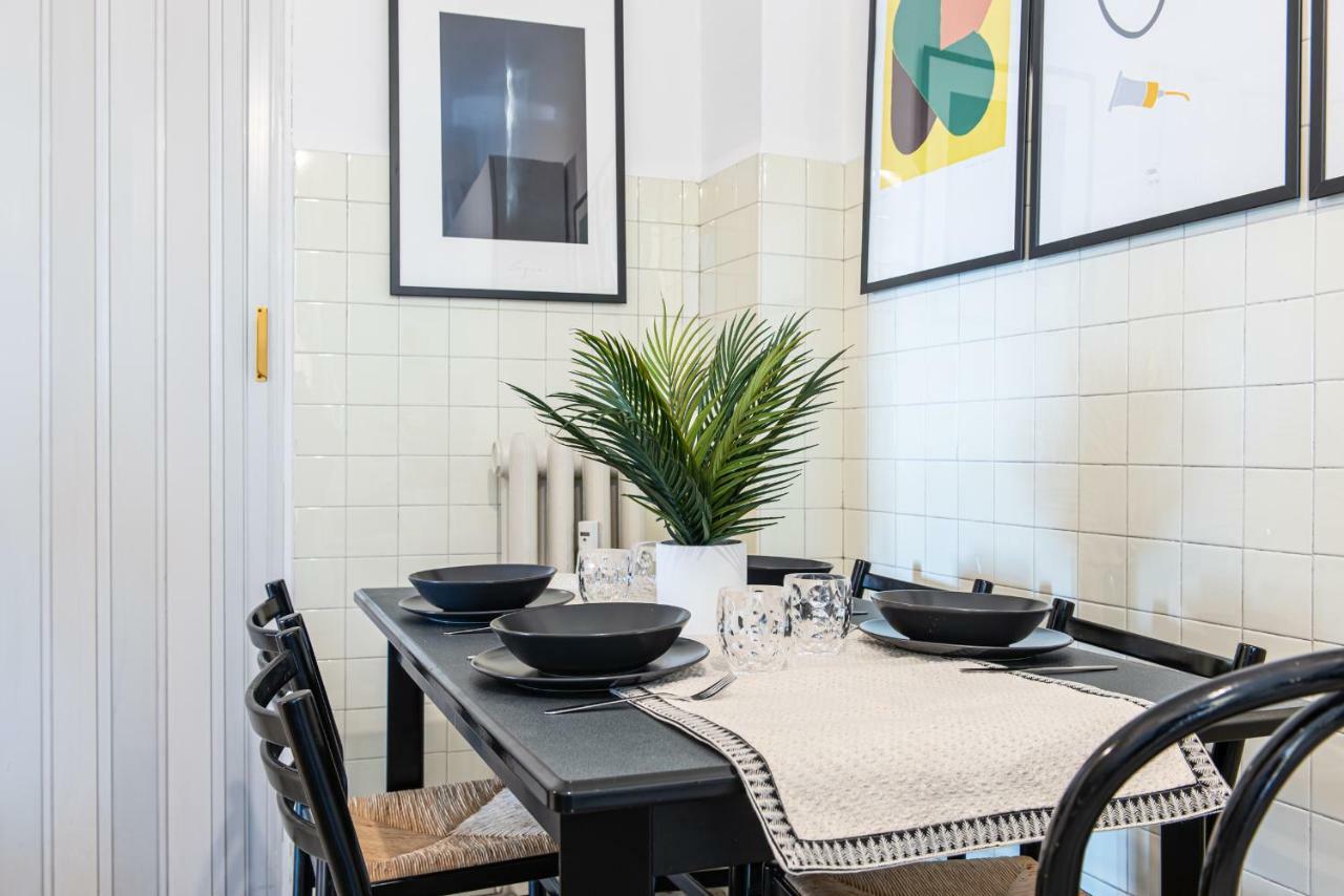 Joivy Sophisticated 3-bed Flat With Desk Apartment