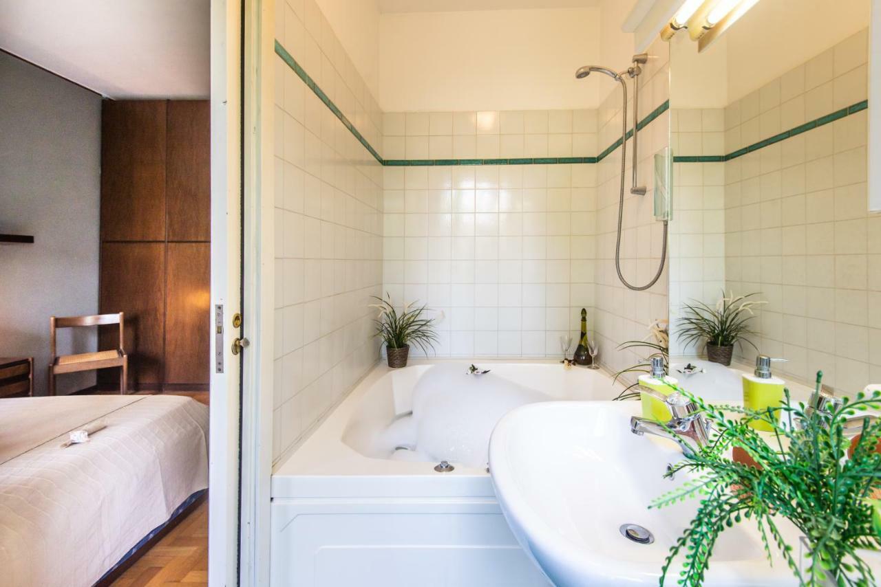 Jacuzzi Apartment, Lambrate