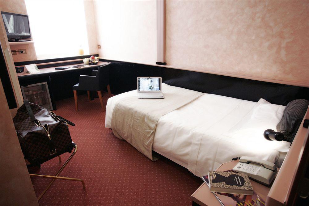 Hotel Western Madison