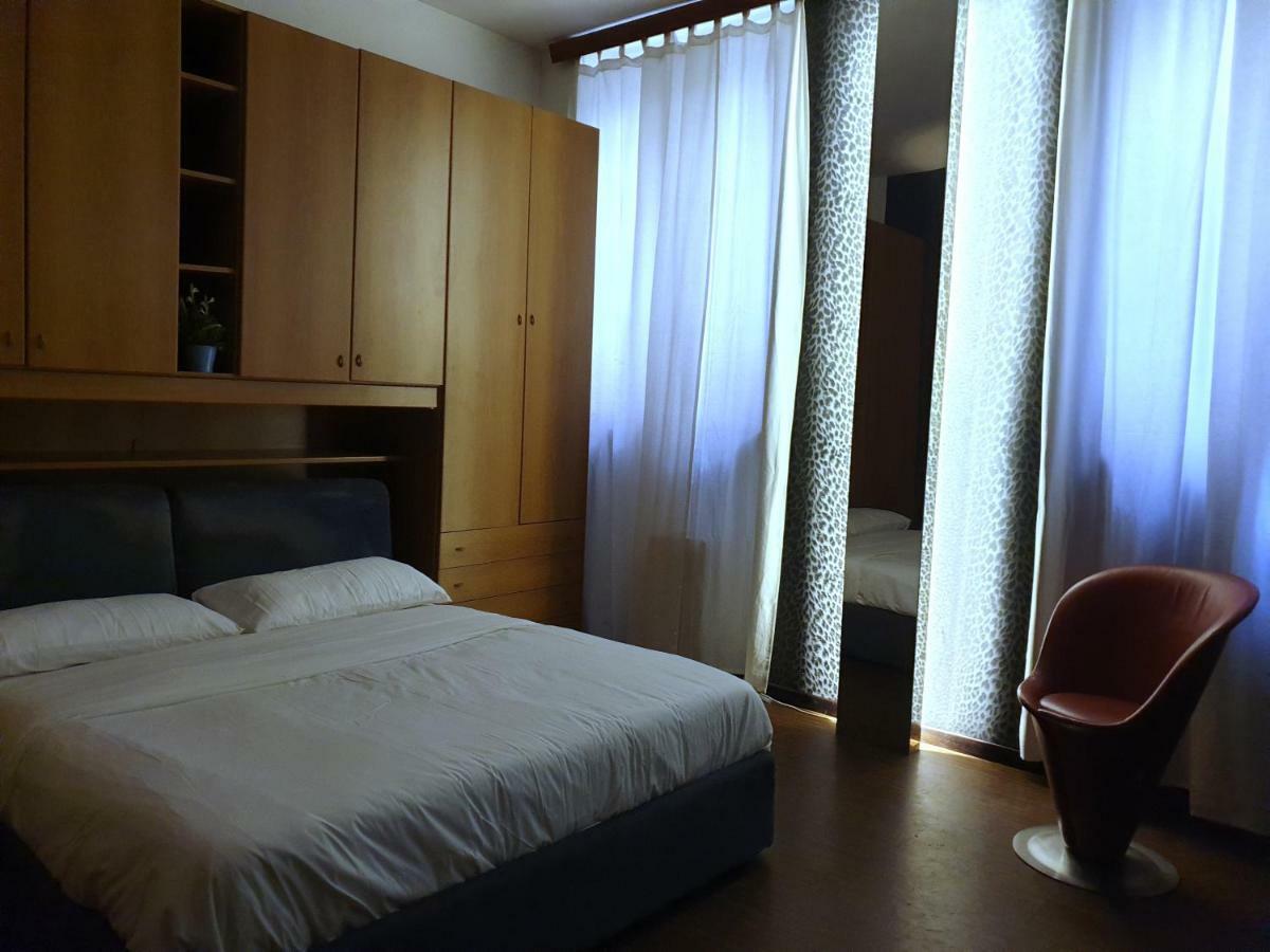 5Min Walk From Duomo! Apartment 100M2 Apartment Milan
