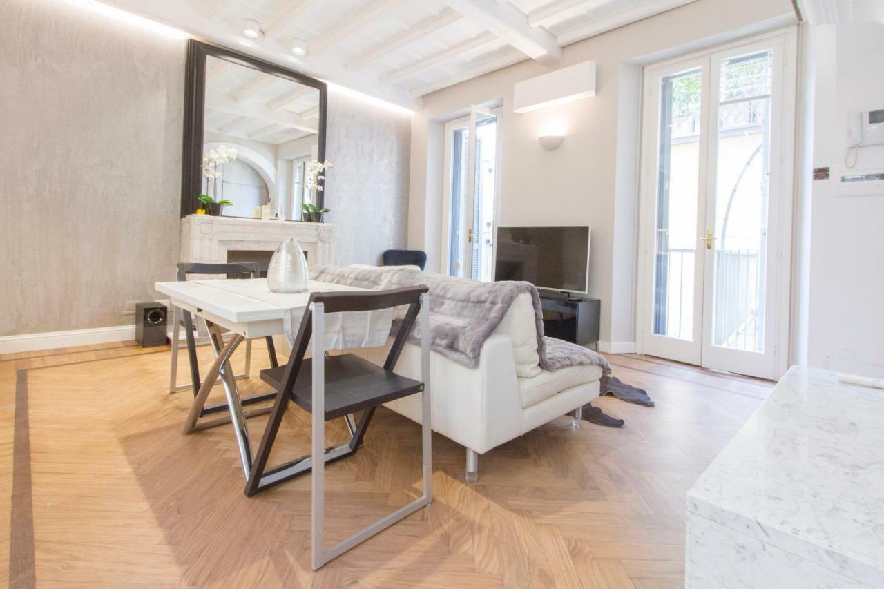 Elegante E Completamente Arredato In Duomo Apartment Milan