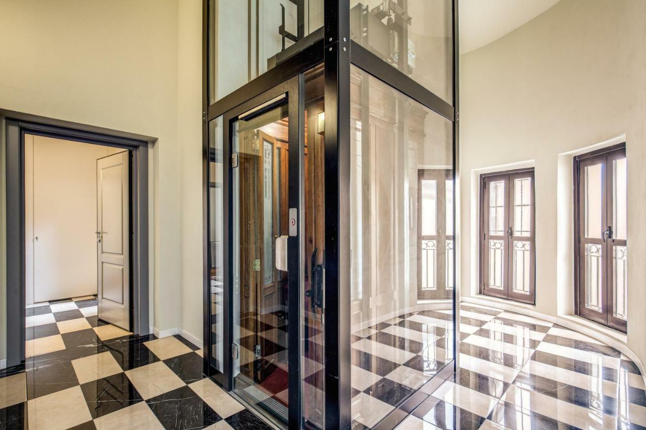 Luxurious In * Milan