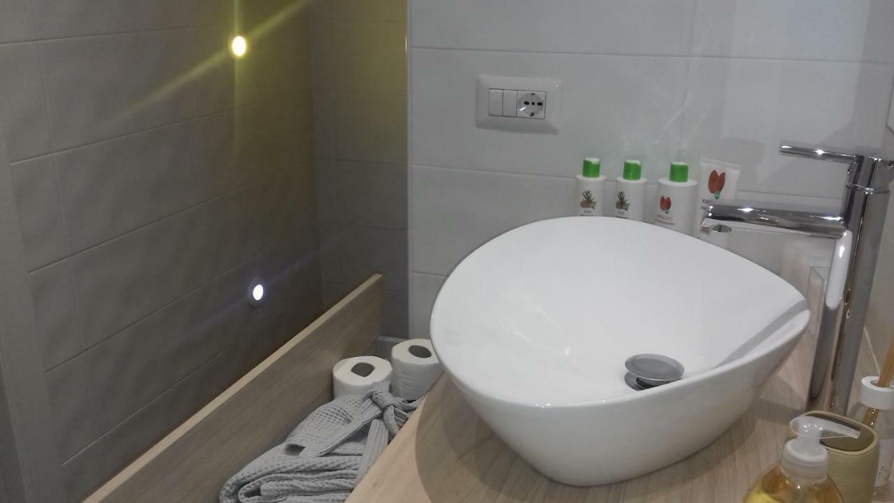 10 Via Giuseppe Sirtori Apartment Milan