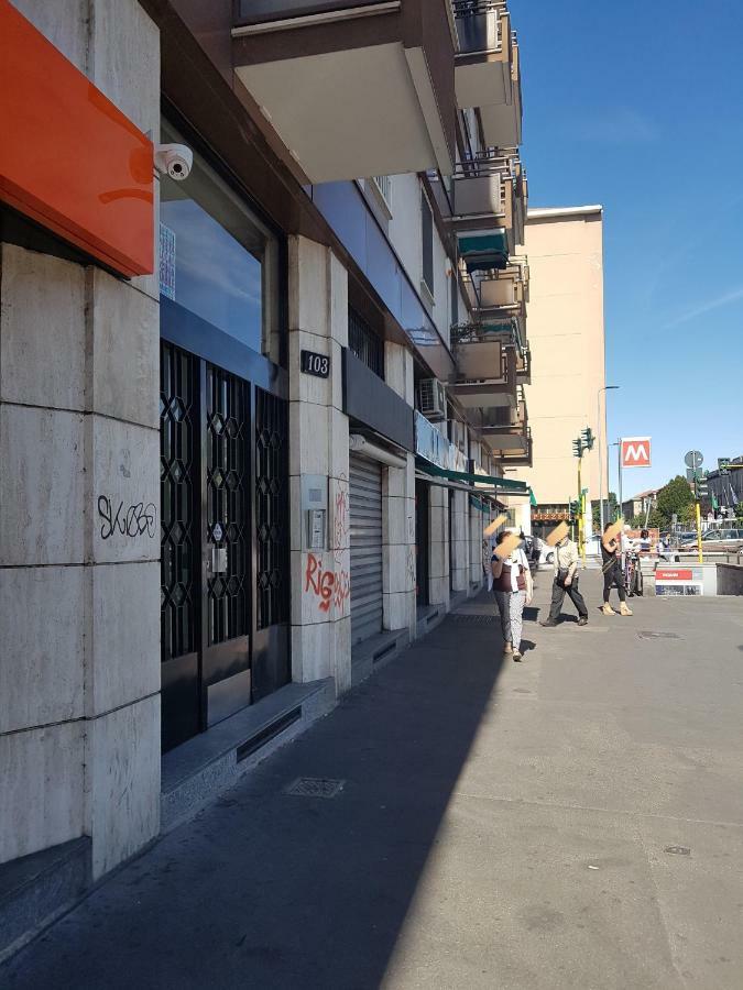 Quater - * Milão