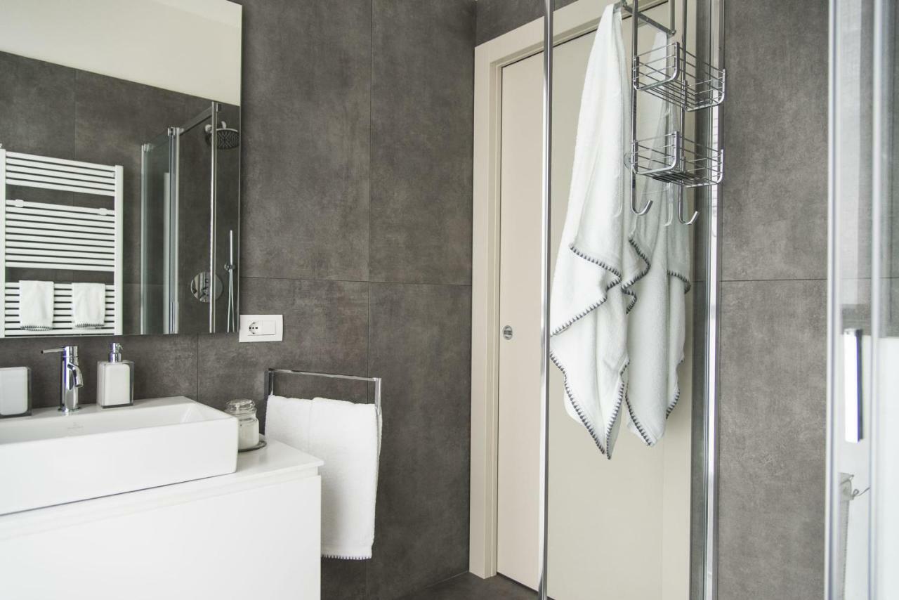 Design & New Center Apartment