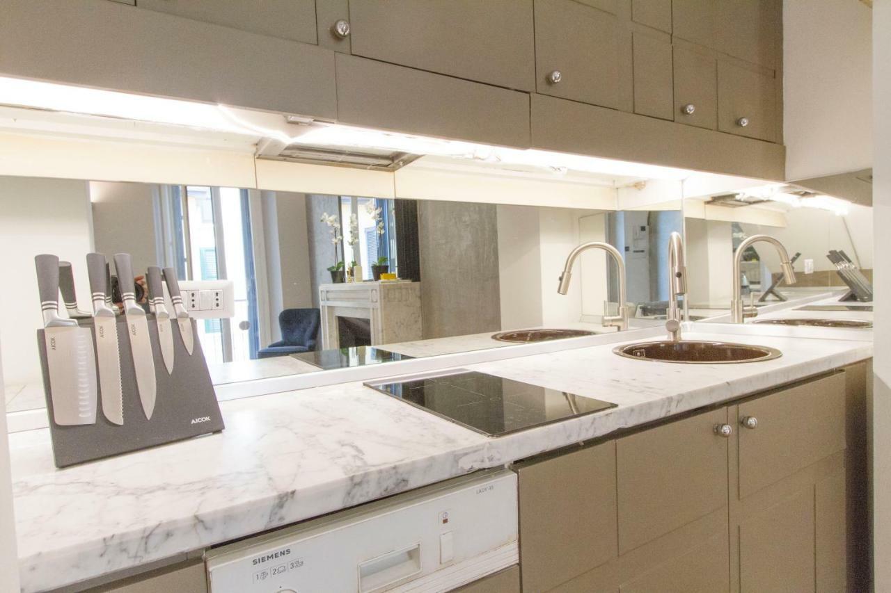 Apartment Elegante E Completamente Arredato In Duomo Milan