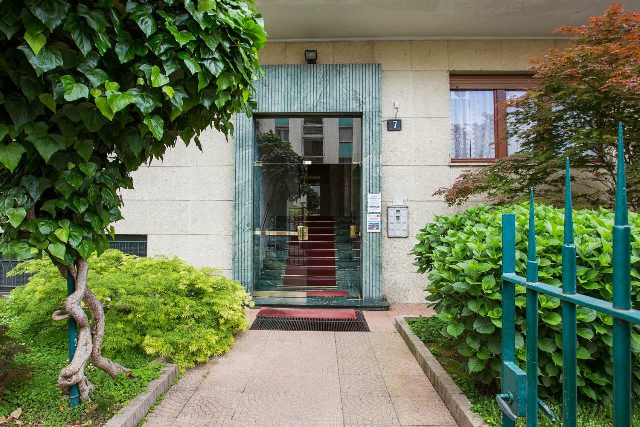 Lorenteggio Apartment