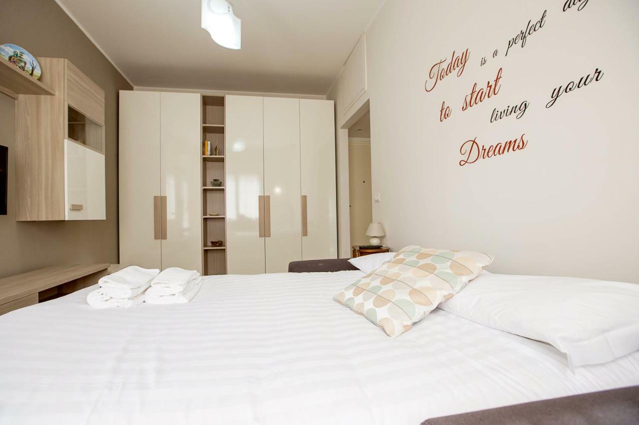 Lorenteggio Apartment