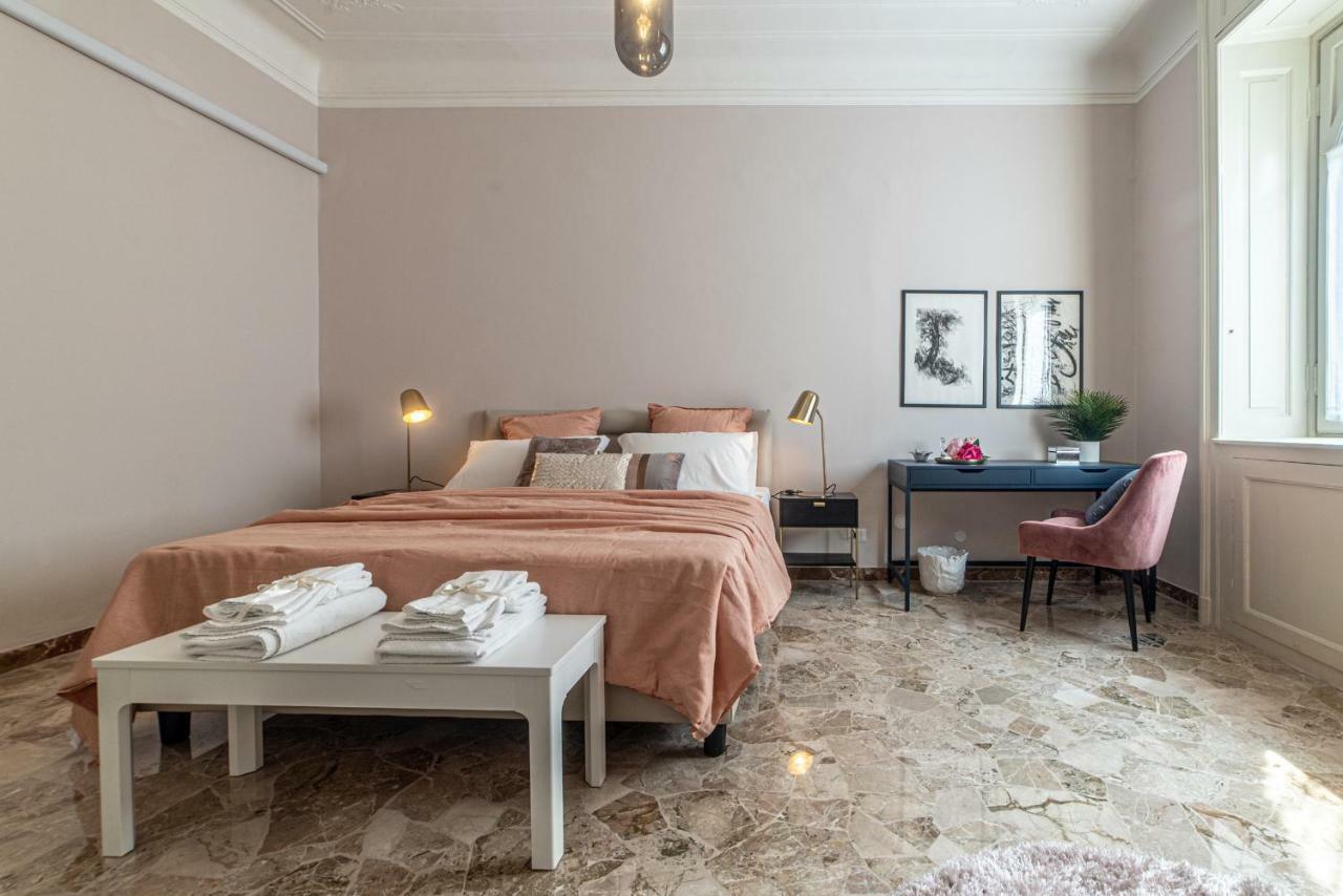 Joivy Sophisticated 3-bed Flat With Desk Apartment